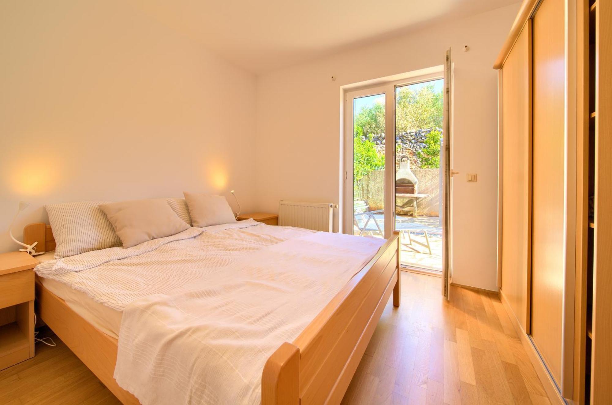 Happy Point Apartment *
